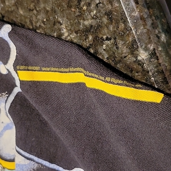 2012 ghost shirt I wash it but it is unworn Tag been removed 2x - Picture 2 of 4